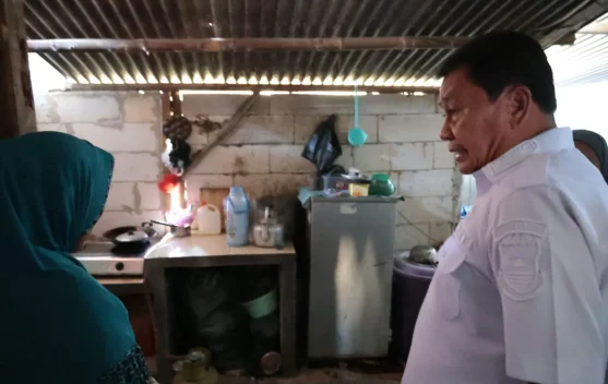 Blusukan ke Tigaraksa, Bupati Tangerang Cek Proyek Bedah Rumah