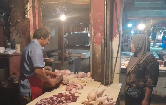 Harga Daging Ayam di Pandeglang Kembali Melonjak