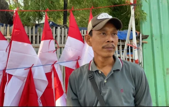 Pedagang Bendera di Serang Andalkan Puncak Penjualan pada Awal Agustus