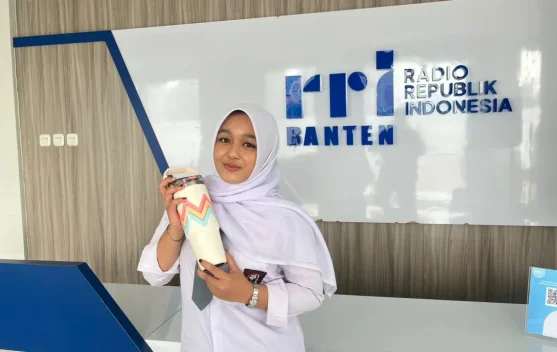 Kurangi Sampah Plastik, Pelajar di Serang Ajak Warga Bawa Tumbler