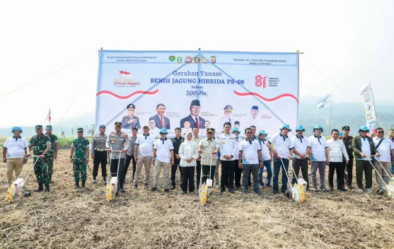 Gubernur Andra Soni Dorong Kolaborasi Wujudkan Swasembada Pangan Saat Panen Raya