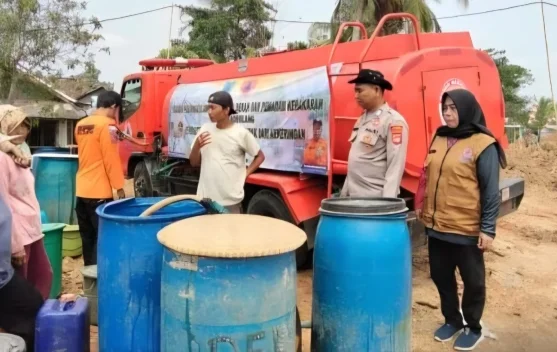Alami Kekeringan, BPBD Pandeglang Salurkan 247 Ribu Liter Air Bersi