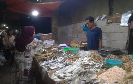 Pedagang Pasar Rau Keluhkan Sepinya Pembeli usai Direlokasi