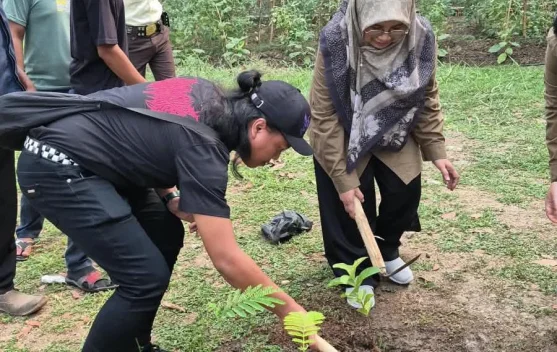 FKIP Untirta Tanam Ribuan Pohon saat Pengenalan Mahasiswa Baru