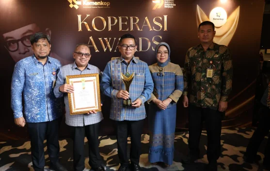 Gubernur Banten Andra Soni Raih Bakti Nayaka Mahambara di Koperasi Award 2026