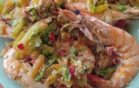 Bosan Pecak Bandeng Karena Duri? Cobain Pecak Udang
