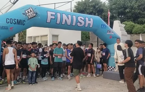 Bebagai Kostum Unik Meriahkan Lelarian RRI Fest 2026