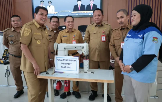 Pemkab Tangerang Salurkan Bantuan Alat Usaha ke 48 Wirausahawan Baru