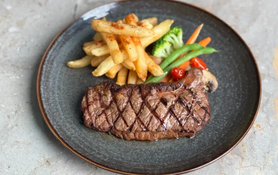 New York Steak Aston Serang Tembus 7.879 Porsi