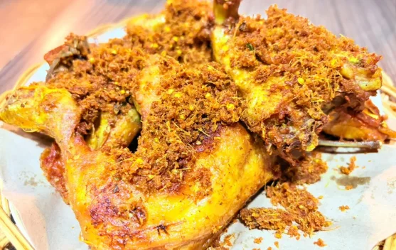 Bumbu Ayam Goreng Kurang Meresap? Coba Cara Ini