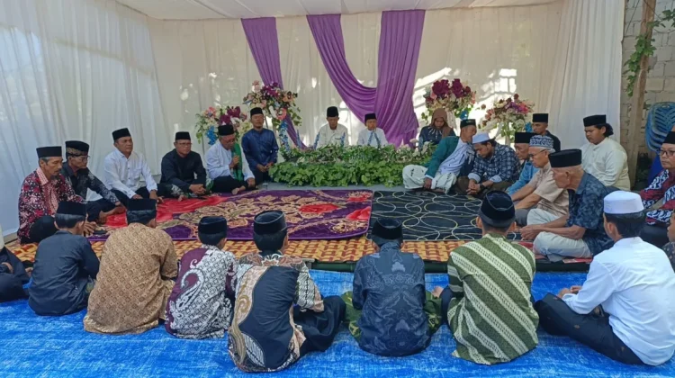 Kepala KUA Belat Hadiri Acara Khatam Al-Qur’an