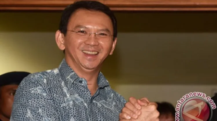 [Hoaks] Ahok Bagi-bagi Bantuan Modal Usaha