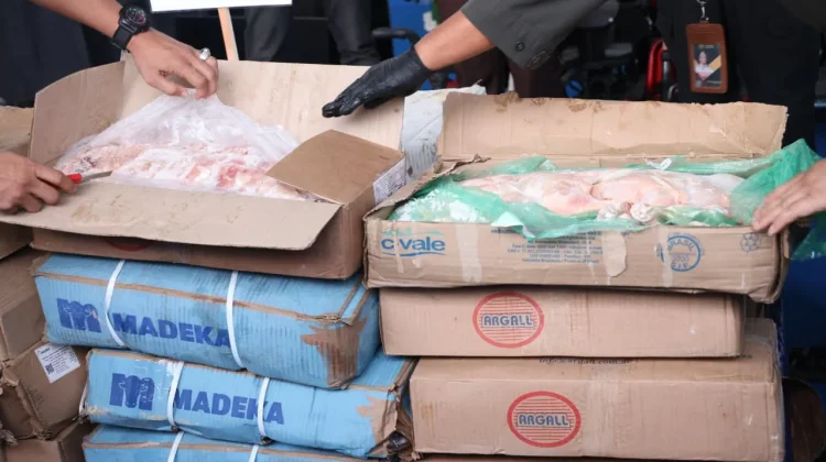 Ditreskrimsus Polda Kepri Amankan 80 Ton Daging Ilegal Asal Argentina dan Brazil