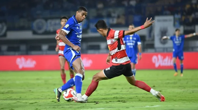 Persib Pesta Gol ke Gawang Madura United