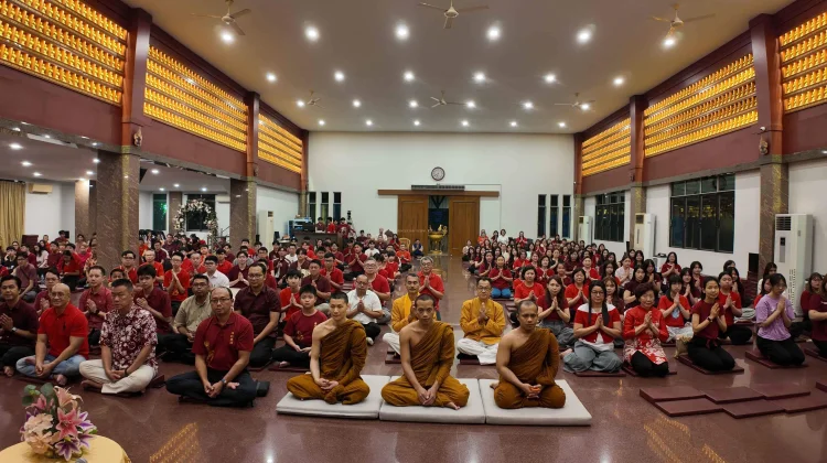 Puja Bakti Lampion Kebajikan di Vihara Grha Buddha Manggala Batam Perkuat Harmoni