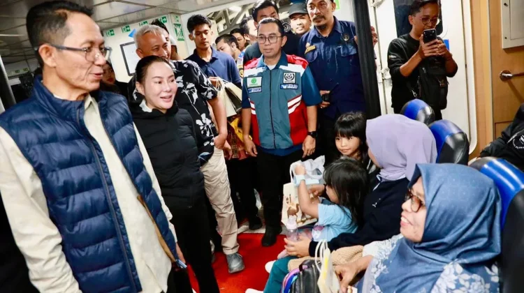 Dini Hari Amsakar-Li Claudia Pantau Arus Mudik