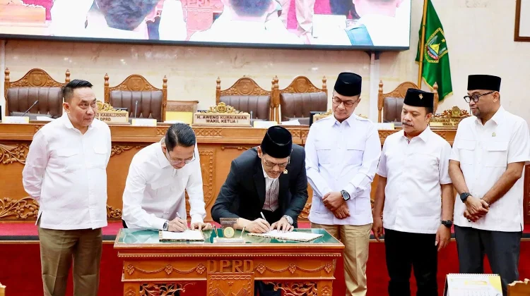 DPRD dan Pemko Batam Sepakati Ranperda Administrasi Kependudukan