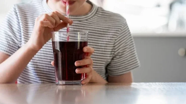 Bahaya Konsumsi Minuman Bersoda Setiap Hari