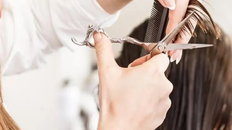 Filosofi Potong Rambut usai Putus Cinta