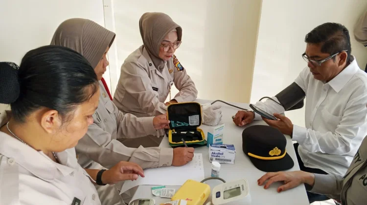 Sidokkes Polresta Barelang Temukan Personel dengan Tekanan Darah Tinggi