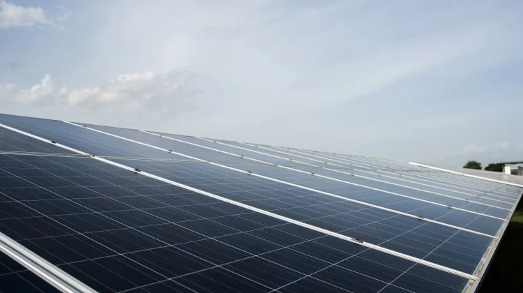 Harga Energi Naik, Kondominium Singapura Terapkan AI dan Panel Surya