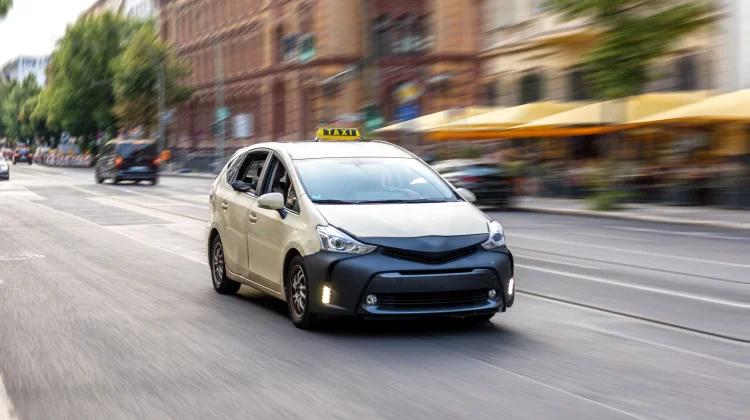 Diduga Gangguan Sistem, Robotaxi Baidu Mogok Massal di Wuhan
