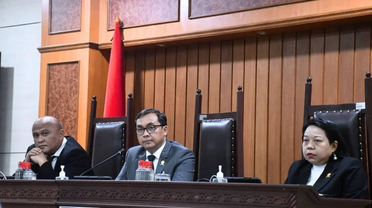 KPPU Sidangkan Dugaan Keterlambatan Akuisisi NTT Docomo di Indonesia