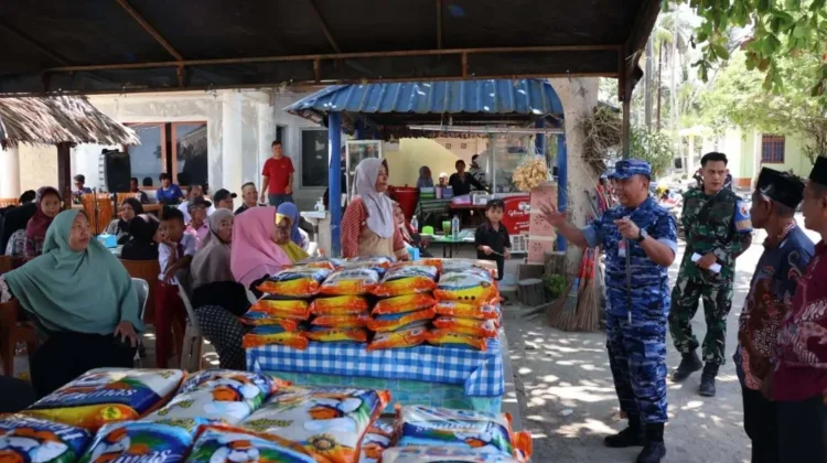 Lanud Hang Nadim Gelar Karya Bakti Bansos Pantai