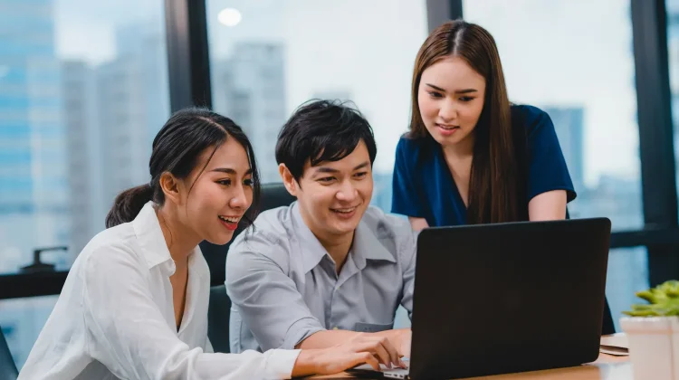 Banyak Pekerja Singapura Overqualified namun Pilihan Sendiri