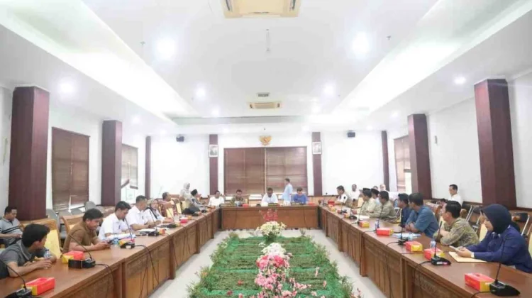 RDPU DPRD Batam Bahas Polemik Rumah Subsidi Rhabayu Eustario