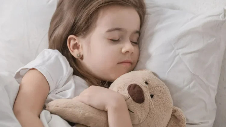 Tidur Cukup Dukung Tumbuh Kembang Anak