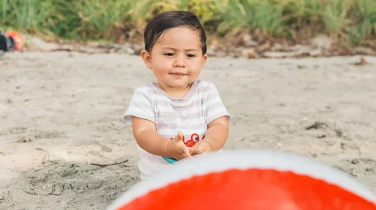 Lingkungan Aman Dukung Aktivitas Anak Satu Tahun
