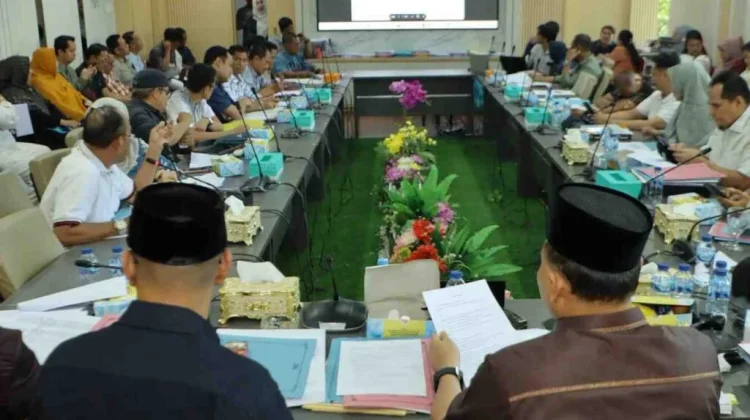 Pansus DPRD Batam Kebut Pembahasan LKPJ 2025 di Hari Libur