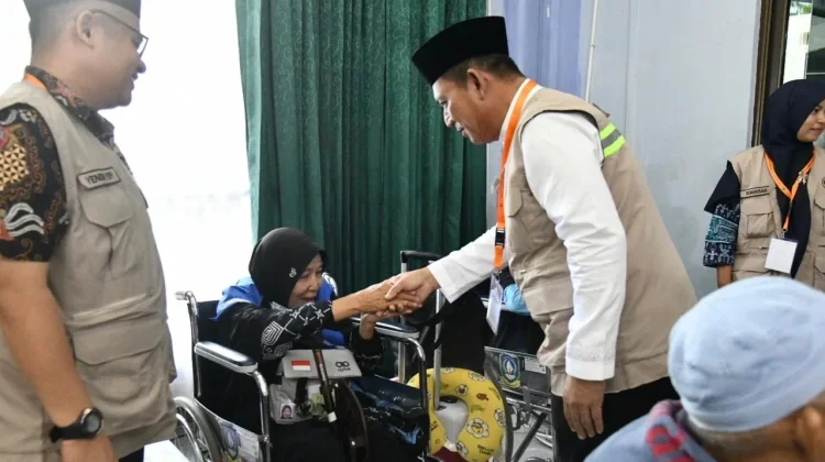 Gubernur Kepri Tekankan Layanan Ramah Lansia Saat Pelepasan Jamaah Haji di Batam