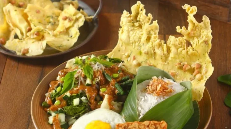 Ragam Sambal Pecel, Perbedaan Khas Jawa Timur dan Jawa Tengah