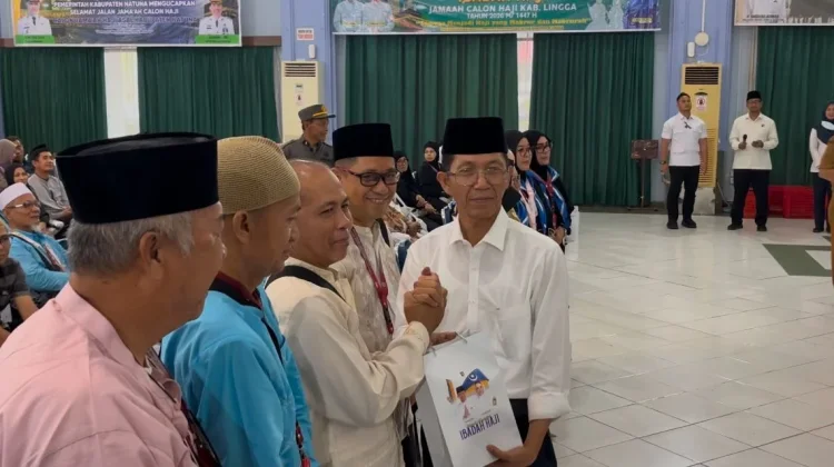 Pemko Batam Serahkan Bingkisan sebagai Bentuk Kepedulian Jemaah Haji