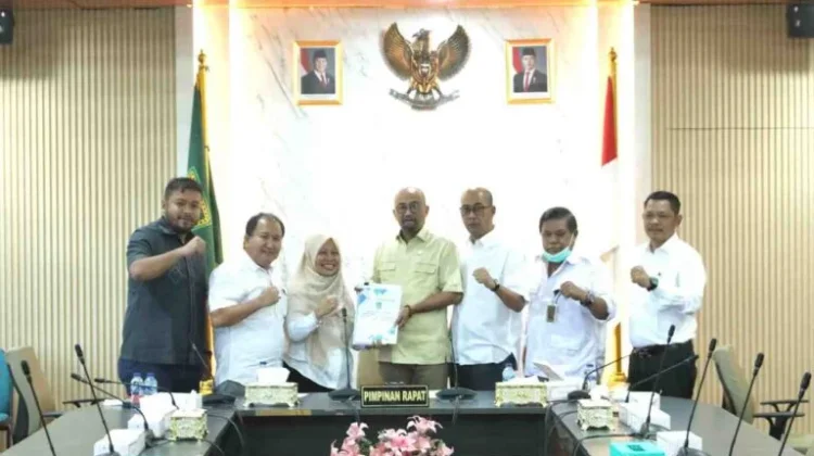 DPRD Batam Bahas Revisi Ranperda Persampahan Mendesak