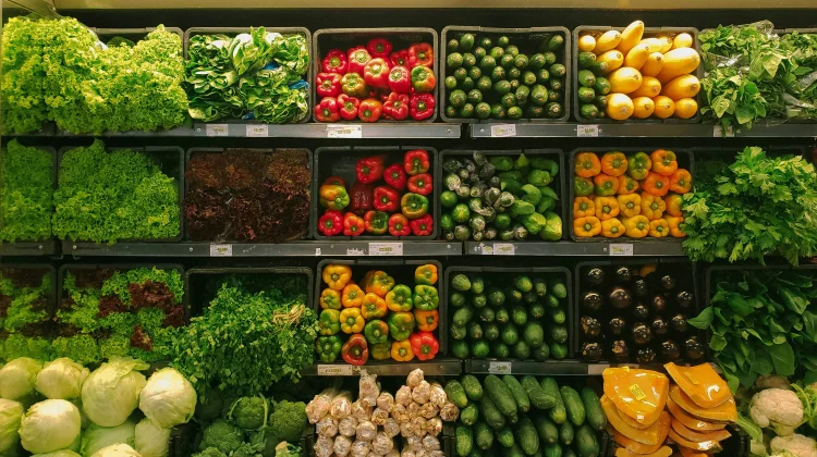Kenapa Sayur dan Rempah Mudah Busuk di Kulkas? Ini Penjelasannya