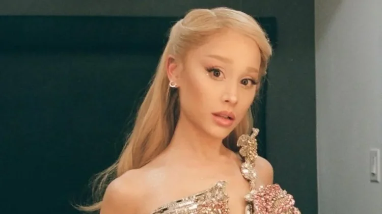Ariana Grande Umumkan Album Petal 2026
