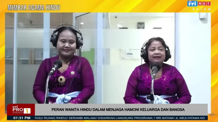 Landasan Kitab Suci Weda dalam Peran Wanita Hindu Modern