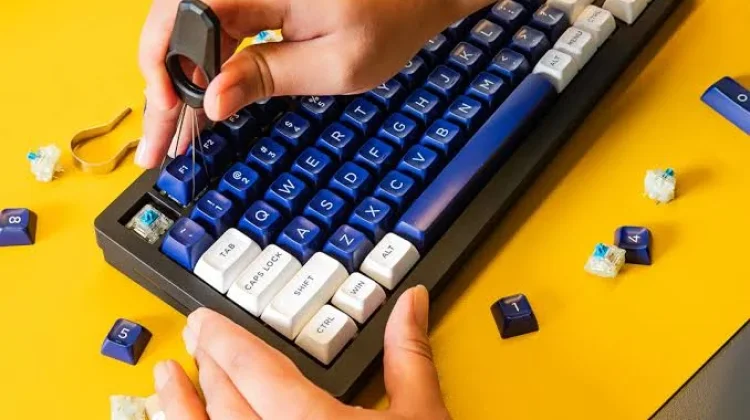 Merakit Keyboard Mekanik Kini Jadi Hobi?