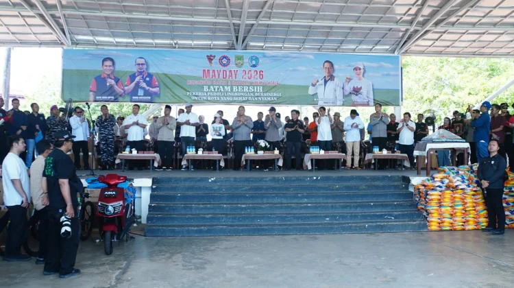 Kodaeral IV Dampingi Walikota Batam Peringati Hari Buruh