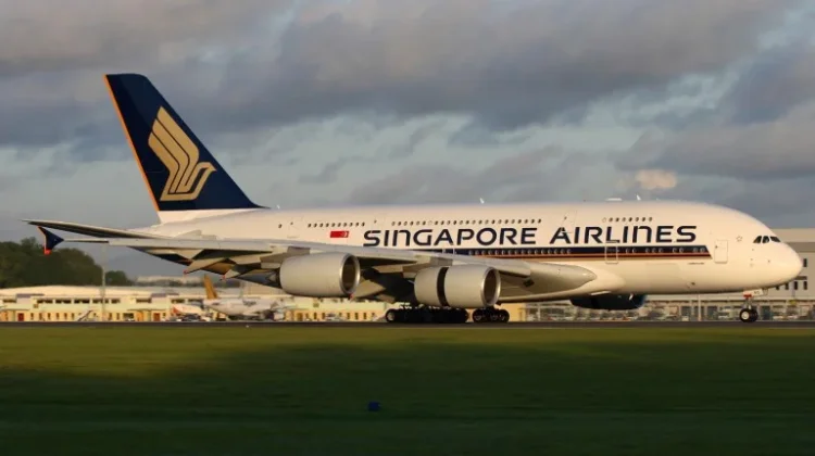 Singapore Airlines Hadirkan Internet Starlink di Pesawat Mulai 2027