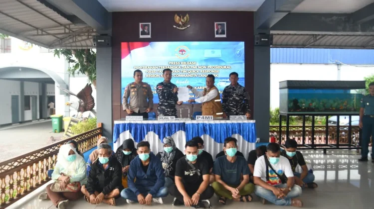 TNI AL Gagalkan Penyelundupan PMI Ilegal ke Malaysi