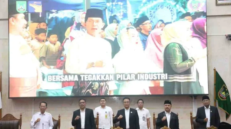 Paripurna DPRD Batam Setujui Pembahasan Ranperda Persampahan