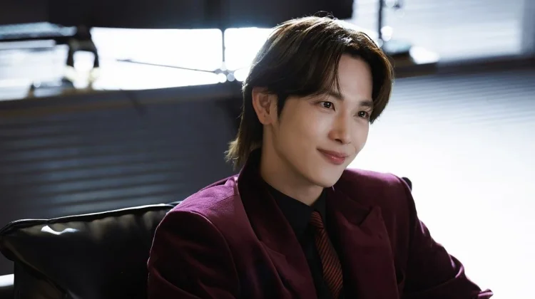 Yim Si Wan Tampil Misterius dalam Drama Thriller Romantis Baru
