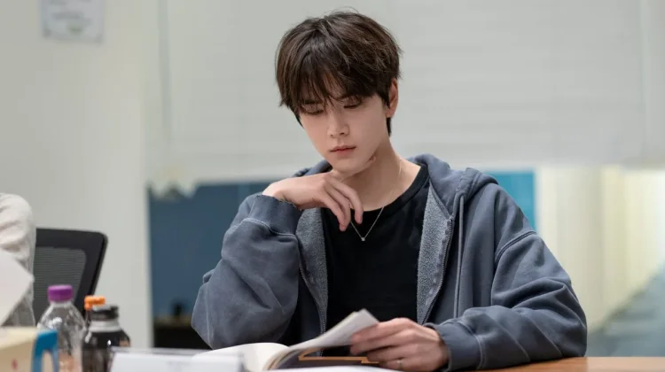 Younghoon Siap Menyapa Penonton lewat Drama Love WiFi - Goong