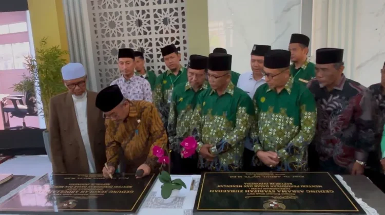 Penyerahan Wakaf MIBS Jadi Bukti Kepercayaan Publik kepada Muhammadiyah