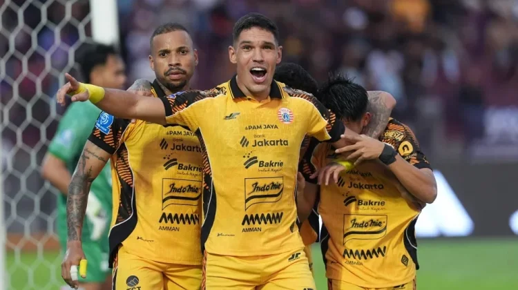 Witan Persembahkan Kemenangan untuk Jakmania