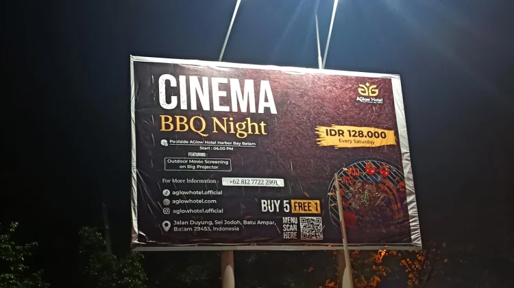 AGlow Hotel Hadirkan Cinema BBQ Night Poolside Seru